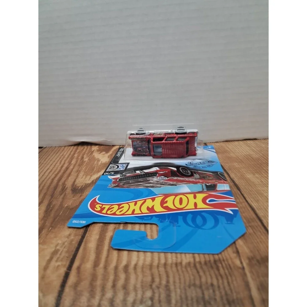 2019 Hot Wheels #183 Rod Squad 5/10 CLASSIC '55 NOMAD Red Variant w/Black DD8 Sp